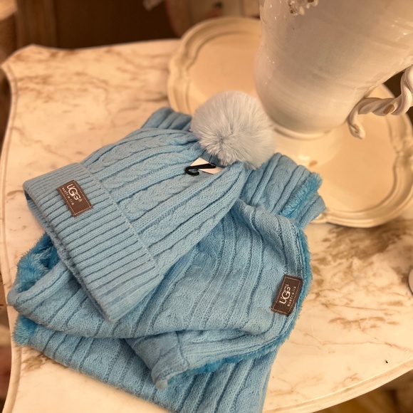 - UGG Sweather Weather Sky Blue  Fleece  pom pom hat infinity scarf set NWT - Picture 10 of 15